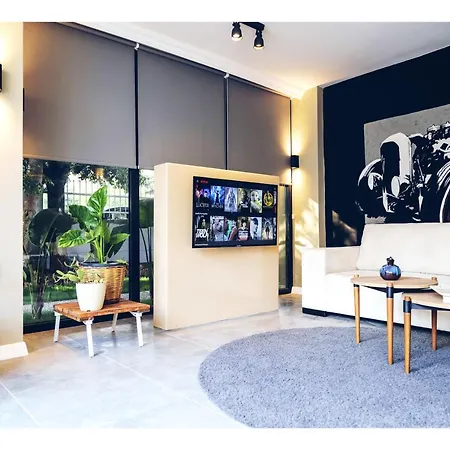 Saga Suites *
