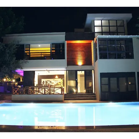 Apartman Saga Suites Side